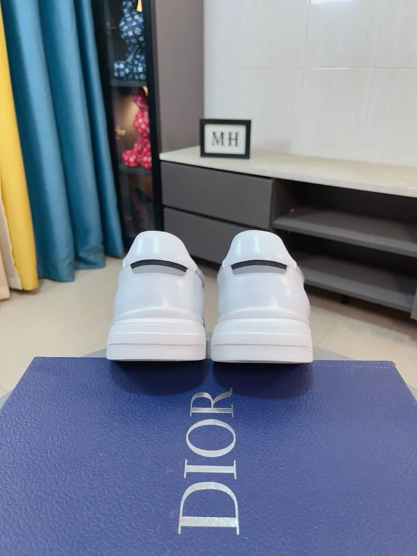 Men's shoes 💰400🌹🌹【Dior】Best-selling official website world premiere 🔝High-end men's shoes brand official website latest series: uppers are made of imported cowhide with special fabrics➕mesh breathable lining. Make walking more convenient and comfortable! Compared with the official quality, Midea’s 1:1 replica. Create a fashionable personality to set off your uniqueness! A must-have for trendy men! Classic style. Men's sizes: 38-44.